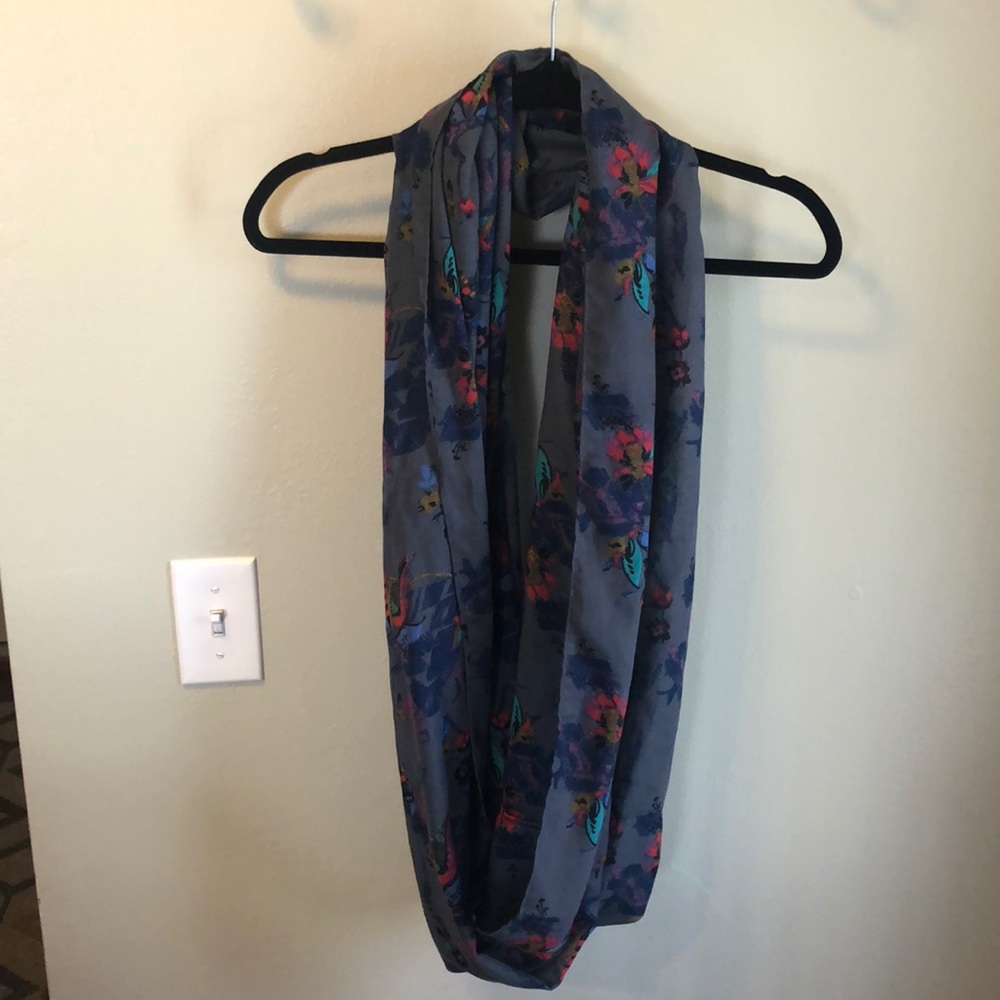Infinity scarf